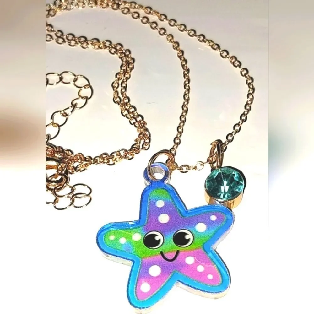 Super cute starfish necklace